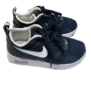 Nike Air Kids Sneakers. Good used condition. Size 11